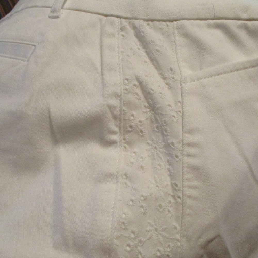 CROFT & BARROW Women's  WHITE CHINO CAPRI Pants EYELET SIDE PANEL Stretch - Picture 4 of 8